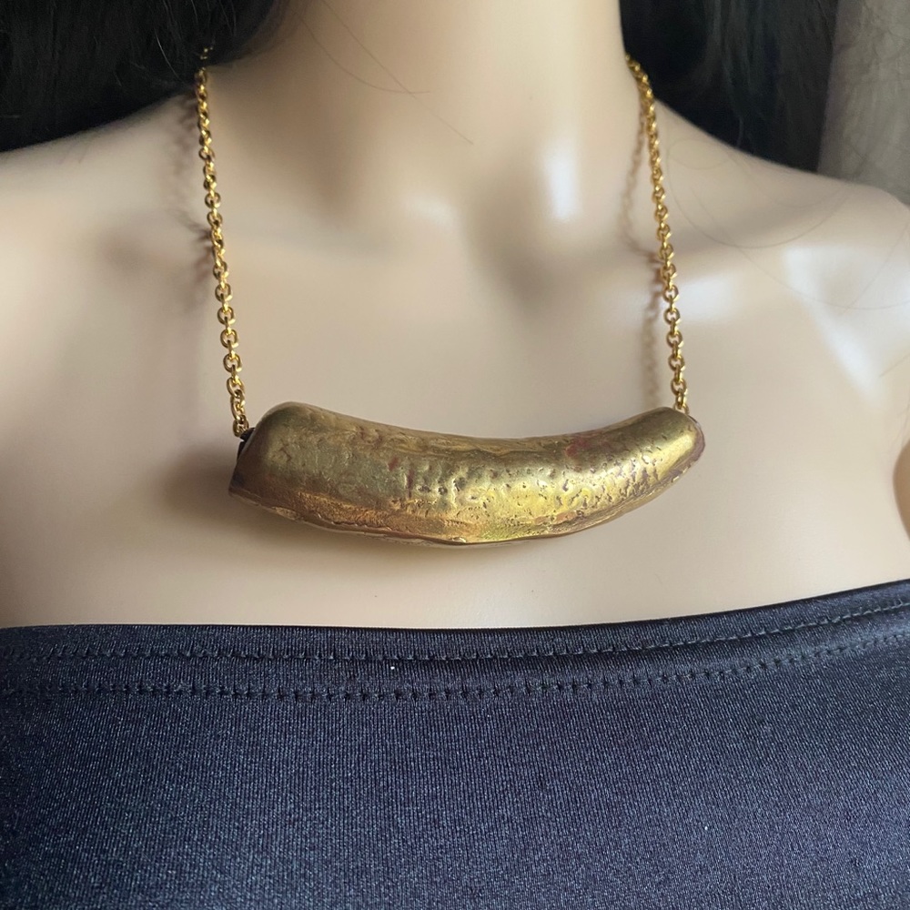 Vintage Yochi NY large gold tone horn